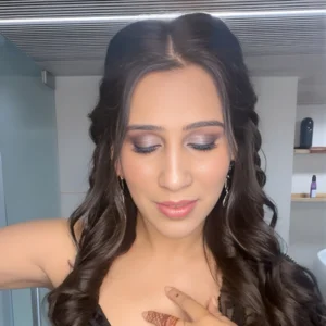 Professional Makeup Services in Salon in juhu