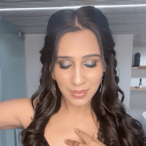 Professional Makeup Services in Salon in juhu