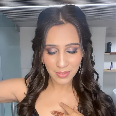 Professional Makeup Services in Salon in juhu Professional Makeup Services in Salon in juhu